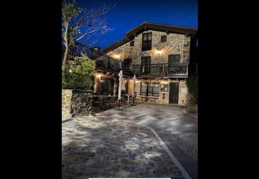 Posada y Apartamentos Trebuesto de Guriezo - Housity