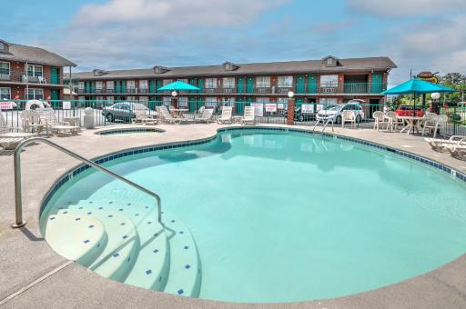 Mountain Aire Inn Sevierville - Pigeon Forge - Housity