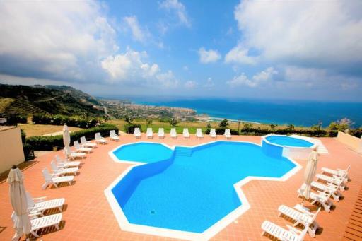 Casa Marzy- Charming Tropea Studio with Pool, Sea & Volcano Views - Housity