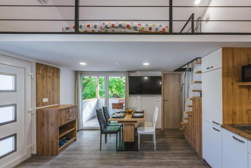 Blue Door - Studio - Housity