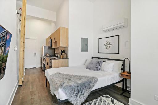Modern & Vibrant Uptown Studio close to Shops - Wilson 401 - Housity