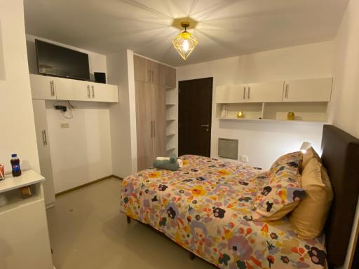 Estudio elegante y cálido - Housity