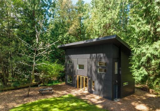 Guemes Island Road Modern Home - Housity