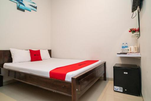 RedDoorz at MERR Rungkut Jl Gunung Anyar - Housity