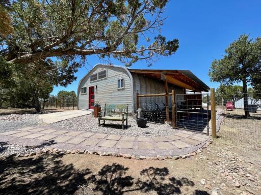 Quiet Dog-Friendly Loft Living with Amazing Views - Housity