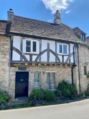 Luxury Cotswolds Cottage optional Hot Tub, Castle Combe - Housity