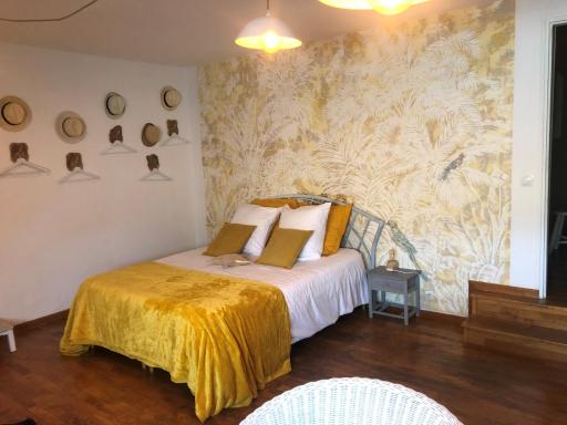 Grande Chambre Familiale JAUNE Tout Bonnement Bien - Housity