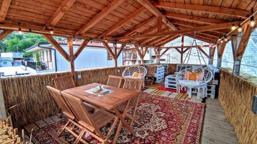 Traditional Home under the Fortress - Housity