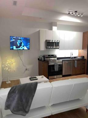 Ottawa Centretown Studio Apartment - Housity
