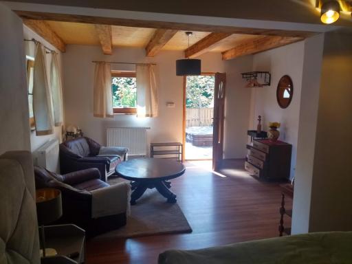 Stodola-soukromý apartmán pro dva s venkovní vířivkou - Housity