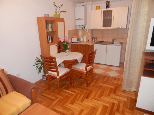 Apartment Petrova - Housity