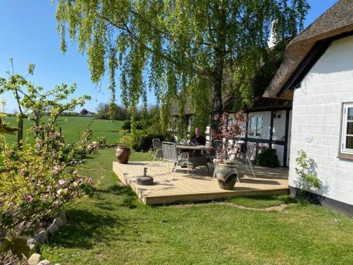 Svalebølle Bed & Breakfast - Housity