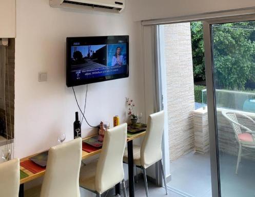 Next to the beach Mackenzie Studio - Housity