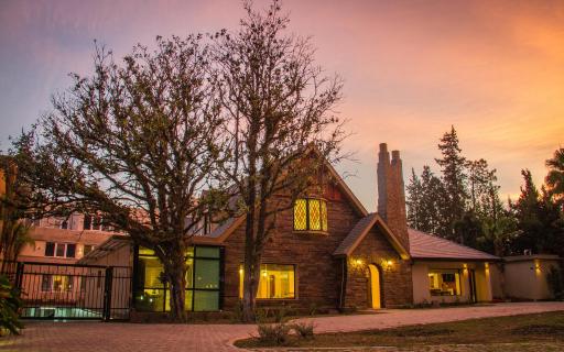 Howard Johnson Hotel Yerba Buena - Housity