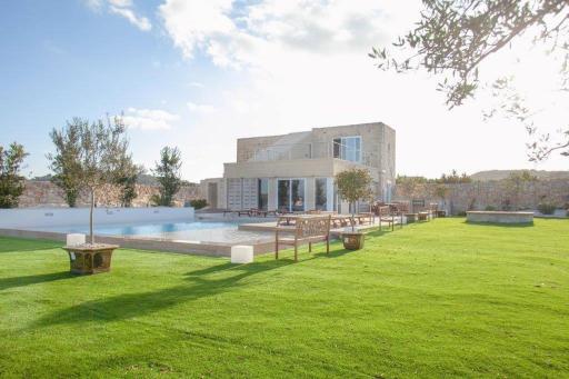 Luxurious 3 bedroom Villa with a pool in Siggiewi - Housity