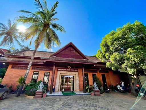 Sam Moon’s  Angkor Wooden House - Housity
