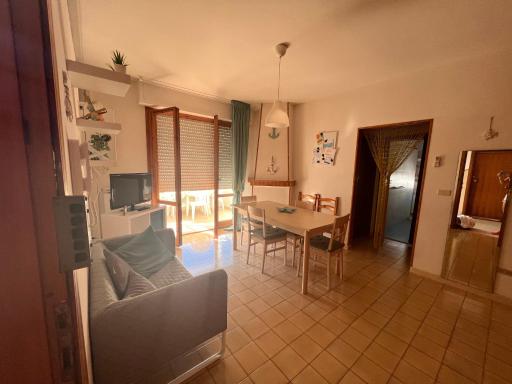 APPARTAMENTO ISIDE fronte spiaggia - Housity