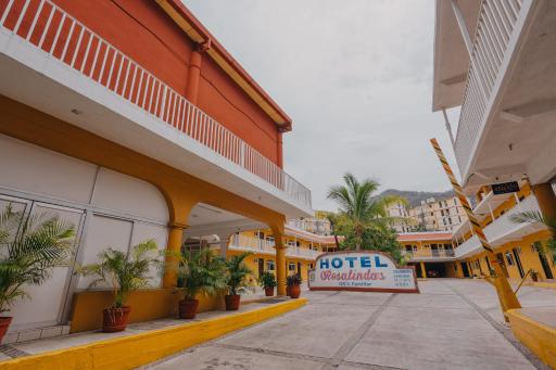 Hotel Rosalinda's - Housity