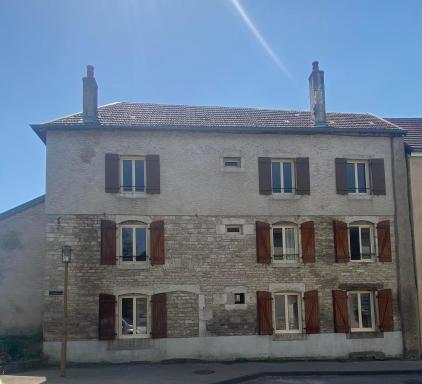 Maison royal au bord de l'eau - Housity