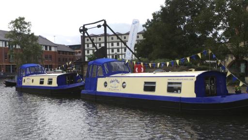 Houseboat Hotels - Housity