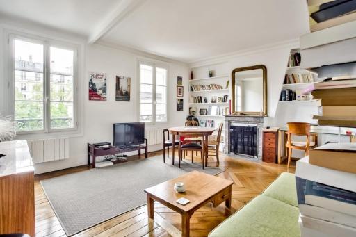 Cozy housing in the Batignolles district - Housity