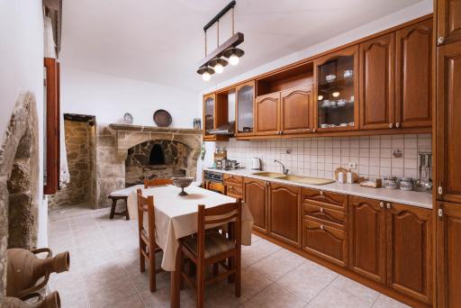 Mountains Traditional Villa Krousona - Housity