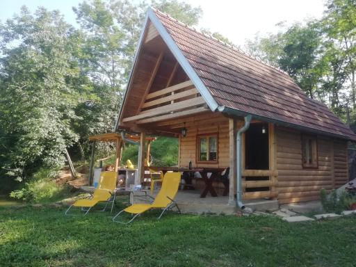 Vlajina brvnara - Housity