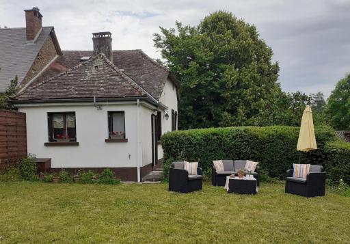 Cosy 2 bedroom house with garden and terrace - Housity