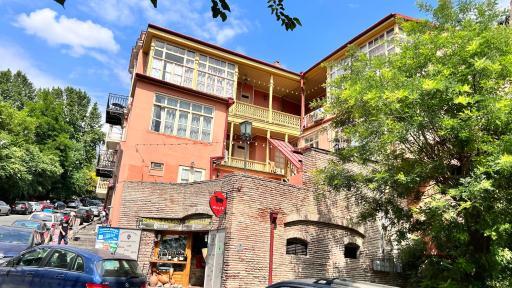 Apartment Old House - Housity