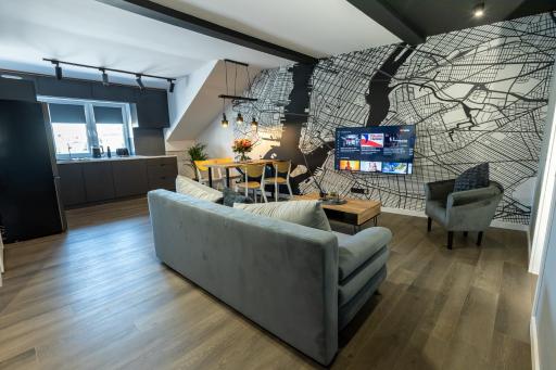 Black & White - Housity