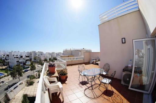 Ático con terraza en el Toyo - Housity