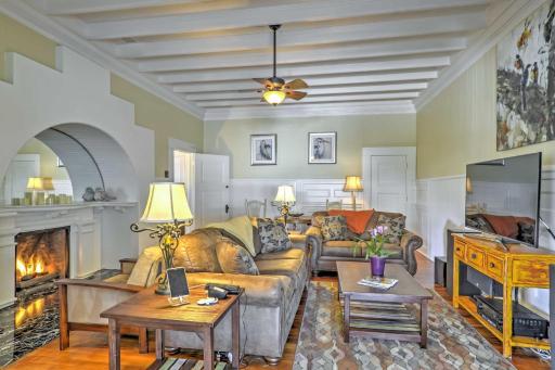 Carpinteria Apt w/ Hot Tub - 10 Min Walk to Beach! - Housity