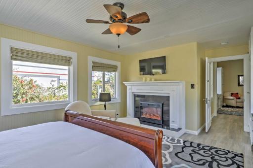 Carpinteria Apt w/ Hot Tub - 10 Min Walk to Beach! - Housity