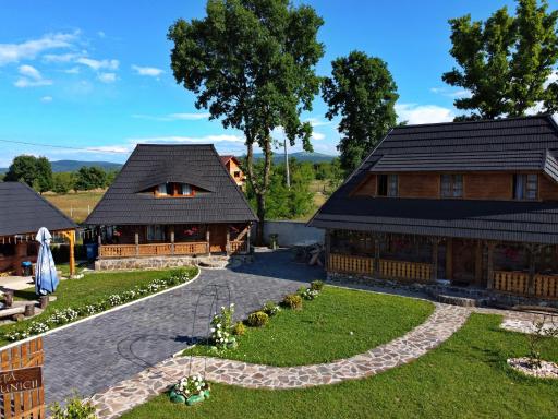 Casutele Bunicii - Housity