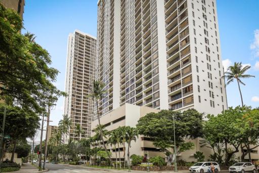 Aston at the Waikiki Banyan - Housity