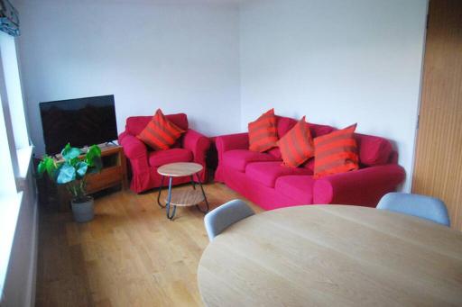 Central two bed flat close to Arthur's seat and University - Housity