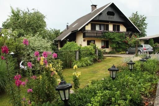 Garden Apartments Maria - Housity