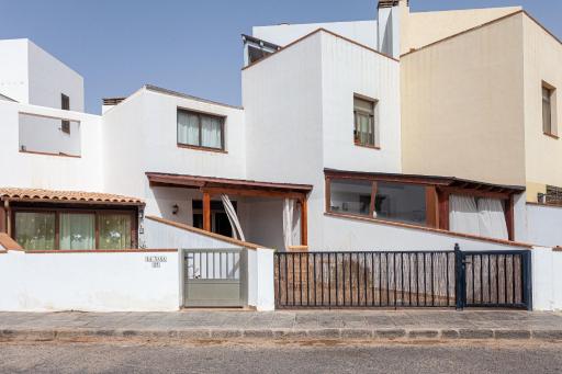 Valentina House Large apartment in El Cotillo - Housity