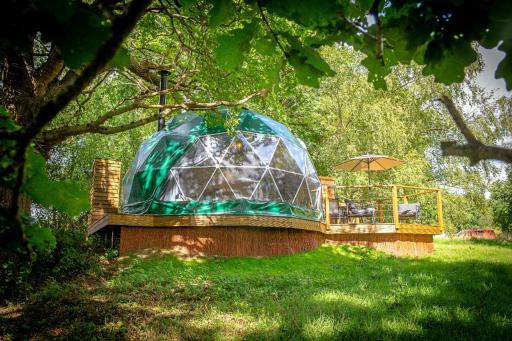Finest Retreats - Chartwell Luxury Dome - Housity