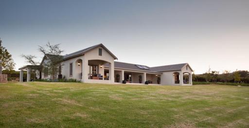 Under Oaks Guest House - Housity