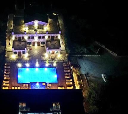 Limni Resort - Housity