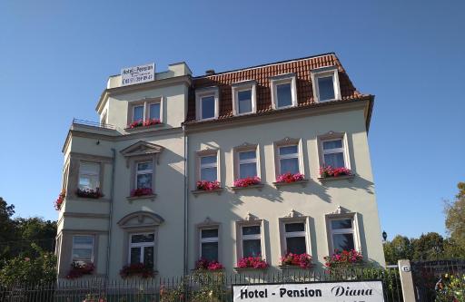 Hotel Pension Diana - Housity