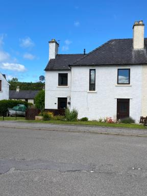 No 5 Newly refurbished 4 bedroom house - Housity