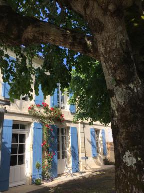 Entre Vignobles et Estuaire - Gîte 12 pers - Housity