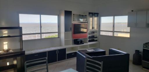 Hermoso Departamento Con Vista al Río y Parrilla - Housity