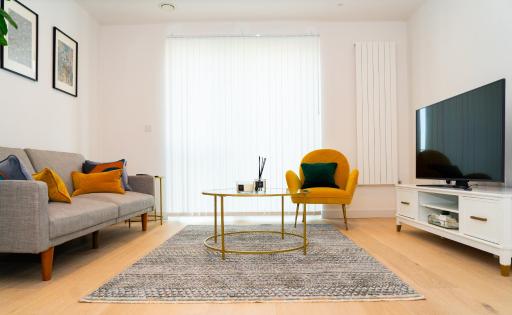 Royal Wharf - 1 Bed - Balcony - River & City View - Housity