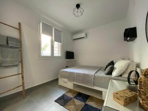 Tiny Little House - Housity