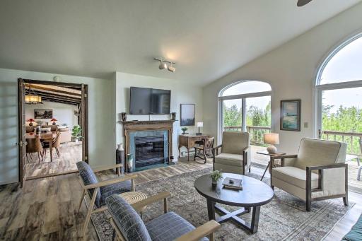 Egg Harbor Escape with Deck about 1 Mile to ! - Housity
