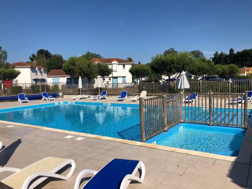 Charmante maisonnette avec piscine, 2 chambres, terrasse privée et parking - Saint-Brevin-les-Pins - FR-1-364-118 - Housity