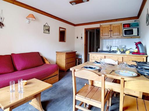Appartement skis aux pieds avec balcon exposé sud, 2 pièces, 4 pers., quartier animé des Bruyères - FR-1-344-904 - Housity